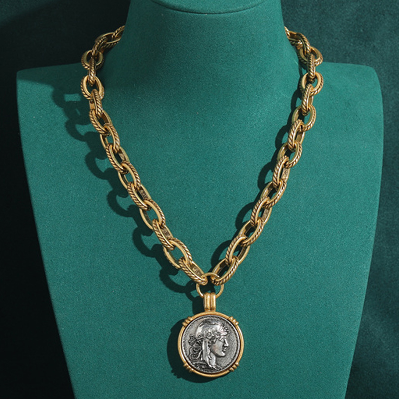 Vintage Collectible Coins - สร้อยคอวินเทจแบบโชคเกอร์ ลายแกะสลักโบราณ รูปหัวเหรียญ สีทอง สายโซ่แบบดูไบ เครื่องประดับสำหรับผู้หญิง