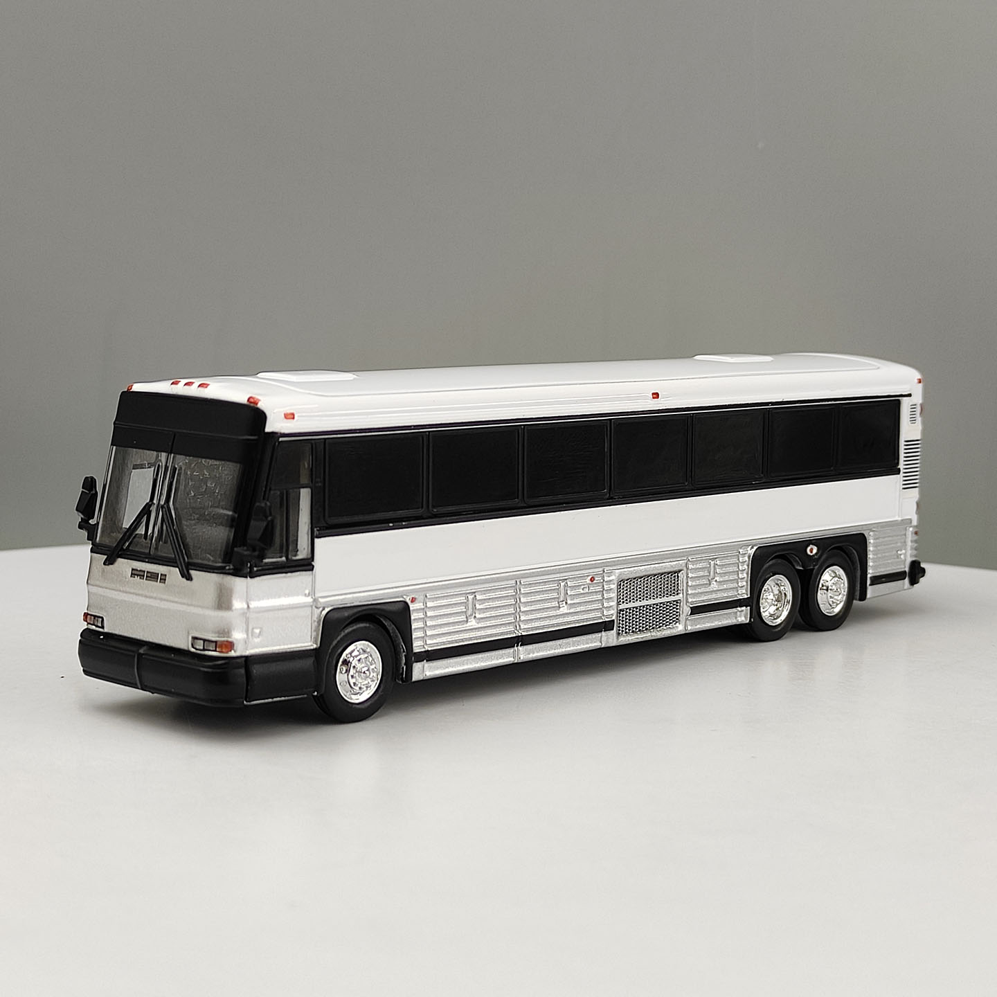 โมเดลรถบัสวินเทจ Diecast IR ขน - Vintage Collection Haul บทวิจารณ์และราคา