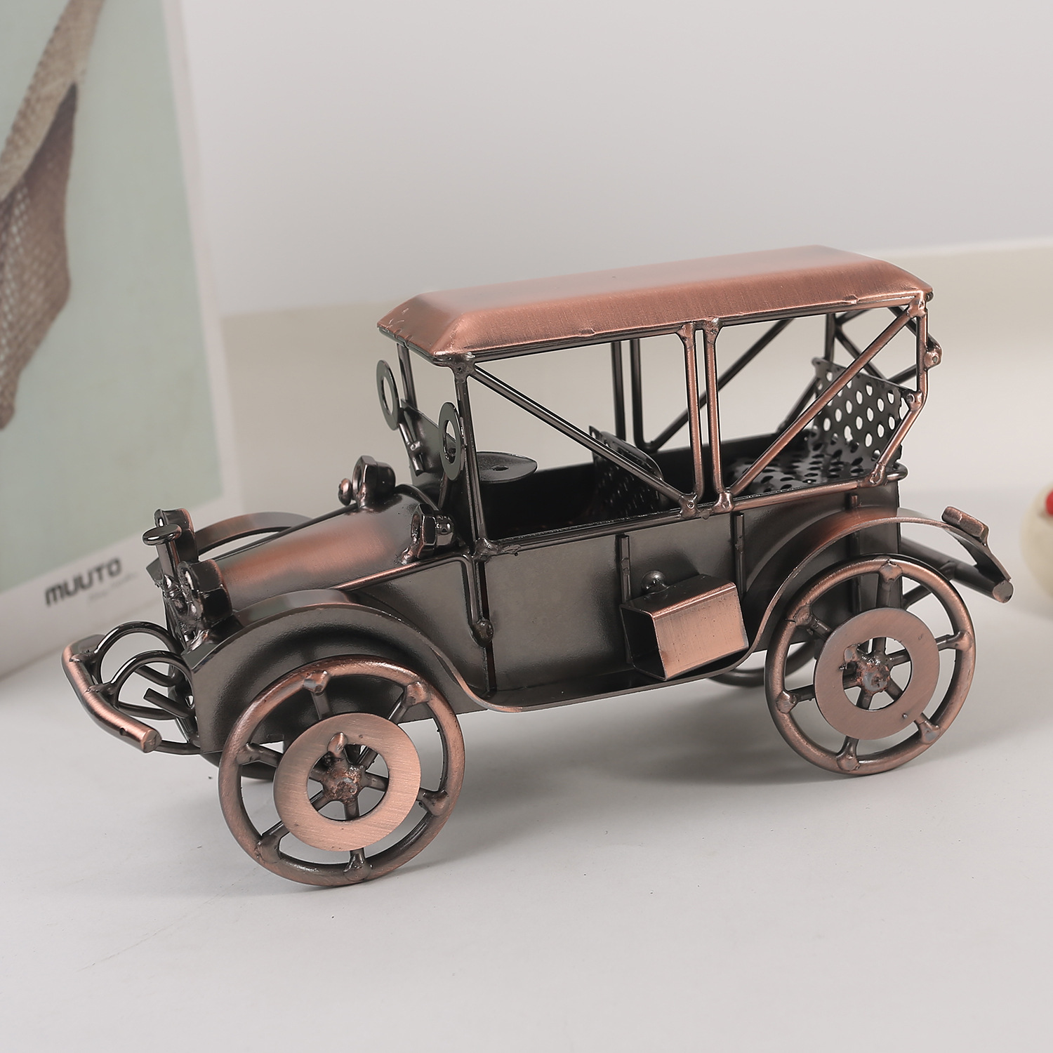 โมเดลรถโบราณสไตล์ยุโรป วัสดุโล - Vintage Collectible Toys บทวิจารณ์และราคา